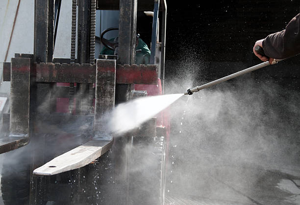 Best Garage Pressure Washing  in Carlton, OR