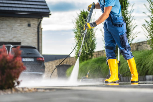 Best Deck Pressure Washing  in Carlton, OR